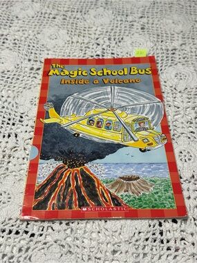 Vintage 2012 Scholastic The Magic School Bus Inside a Volcano